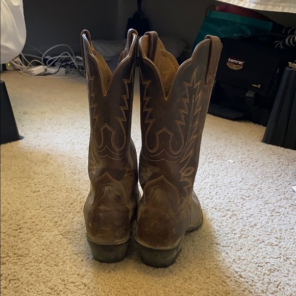 Ariat Cowboy Boots - Picture 2 of 5